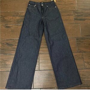 BRAND NEW: APC Jeans- Style
Elizabeth Indigo; Size 26